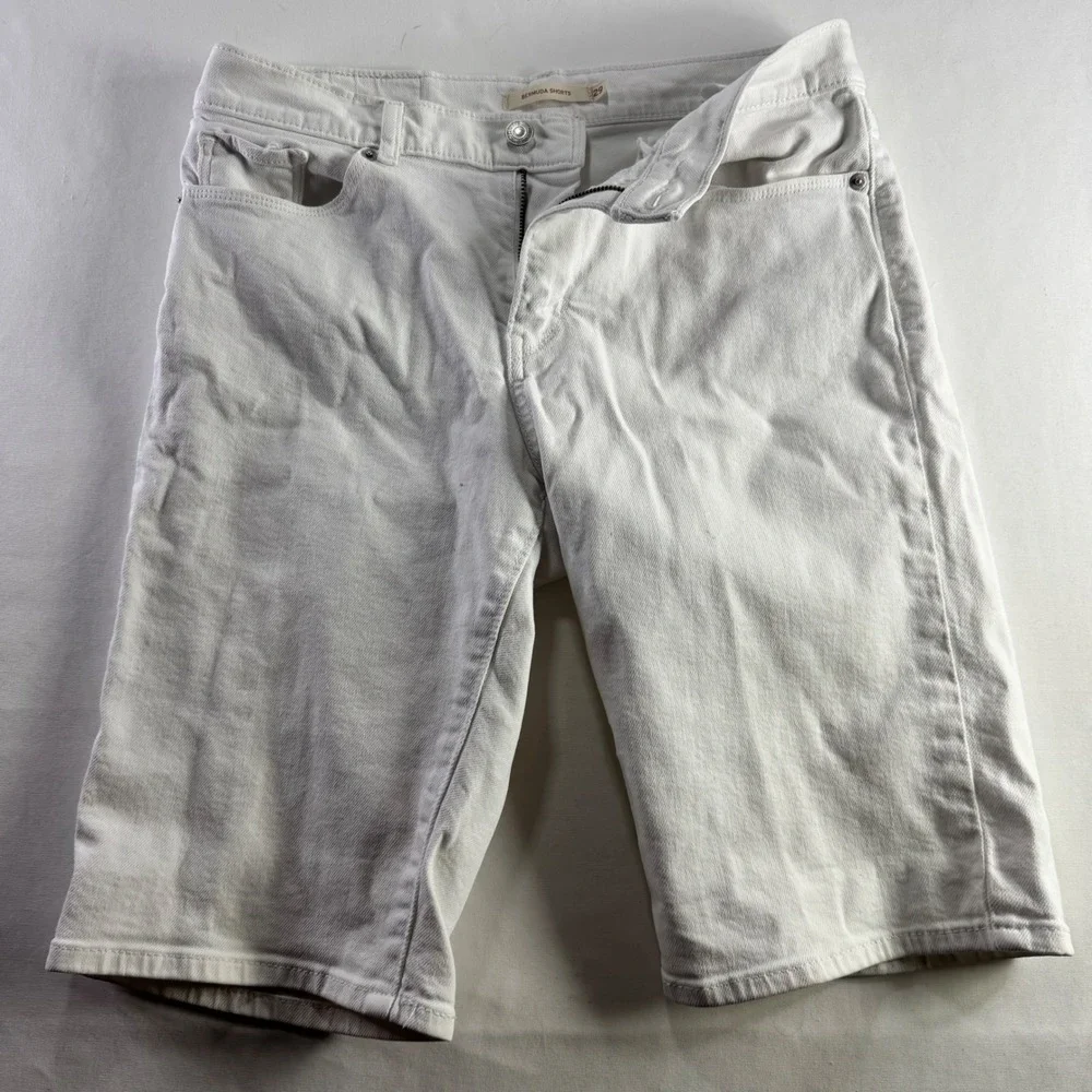 Levis Bermuda Shorts Womens 29 White Denim Mid Rise Knee Length 29969-0037